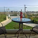 Almiriki Studios & Apartments