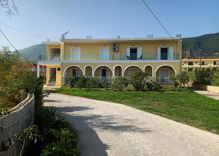 Almiriki Studios & Apartments
